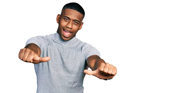 Young Black Man Wearing Casual Shirt Approving Doing Positive Gesture — Stock Photo, Image