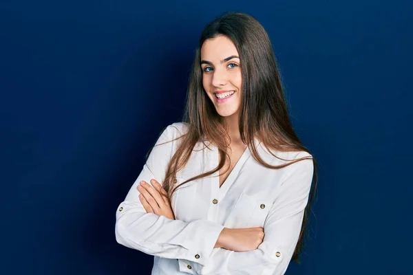 Joven Adolescente Morena Con Camisa Blanca Casual Cara Feliz Sonriendo — Foto de Stock