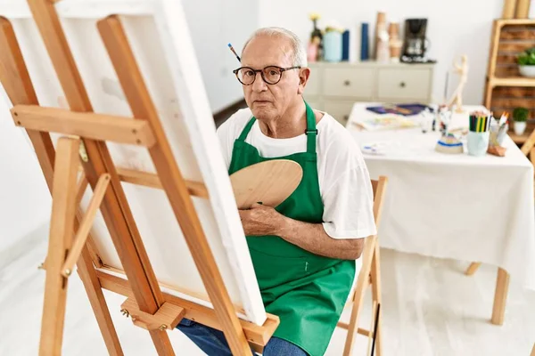 Senior Grey Haired Artist Man Serious Expression Painting Art Studio — Stock Photo, Image