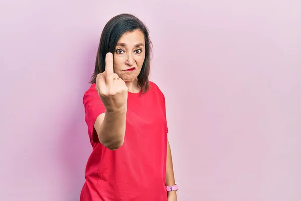 Middle Age Hispanic Woman Wearing Casual Clothes Showing Middle Finger — ストック写真