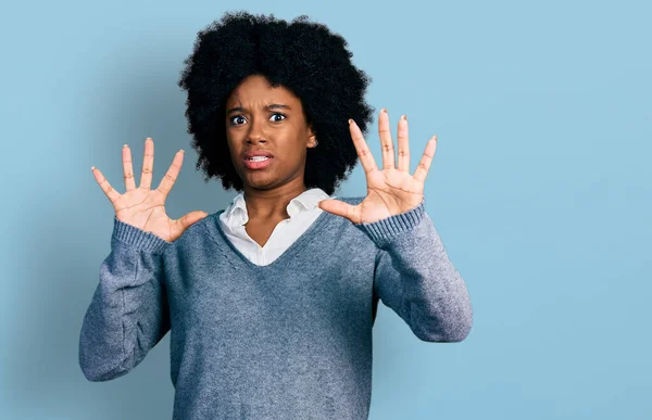 Jovem Afro Americana Vestindo Roupas Negócios Com Medo Aterrorizada Com — Fotografia de Stock