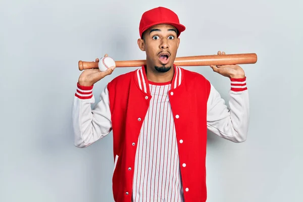 Young African American Man Playing Baseball Holding Bat Ball Afraid — Foto Stock