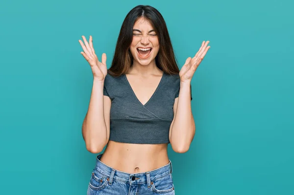 Young Beautiful Teen Girl Wearing Casual Crop Top Shirt Celebrating — Foto Stock