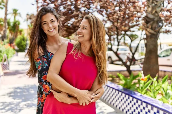 Mother Daughter Smiling Confident Hugging Each Other Standing Park — Stock Photo, Image
