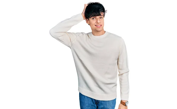 カジュアルな冬のセーターを着たハンサムなヒップスターの若い男は混乱し 質問について疑問に思います 疑いもなく頭に手を置いて考える 包括的な概念は — ストック写真