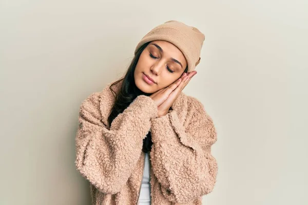 Young Hispanic Woman Wearing Wool Sweater Winter Hat Sleeping Tired — Stock Photo, Image