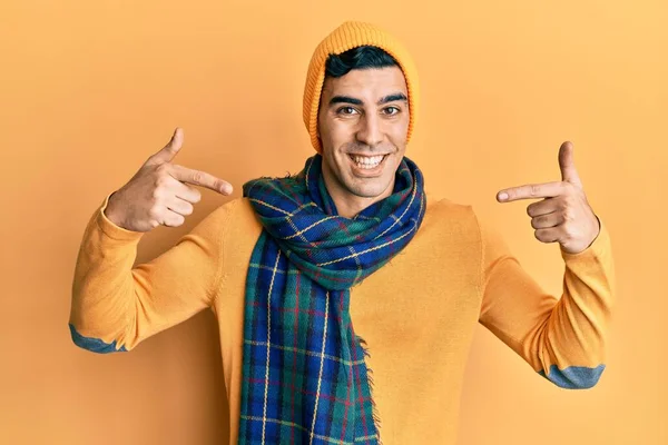 Handsome Hispanic Man Wearing Wool Hat Winter Scarf Looking Confident — Fotografia de Stock