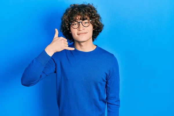 Handsome Young Man Wearing Casual Clothes Glasses Smiling Doing Phone — Foto Stock