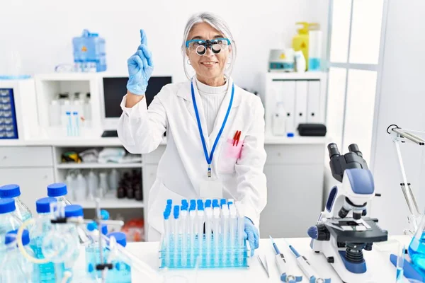 Middle Age Grey Haired Woman Wearing Scientist Uniform Smiling Idea — Stock Photo, Image