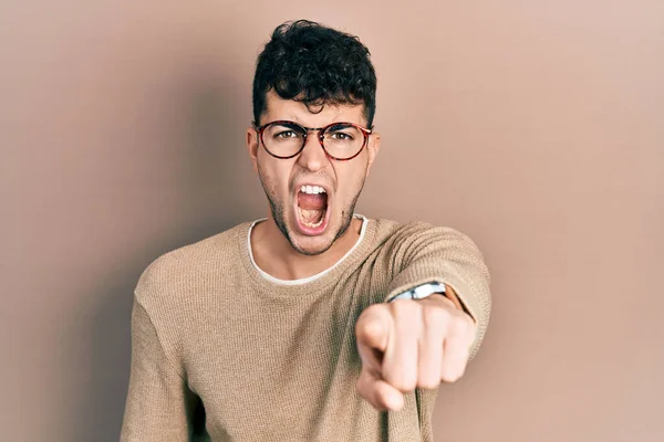 Young Hispanic Man Wearing Casual Clothes Glasses Pointing Displeased Frustrated — Stock Photo, Image