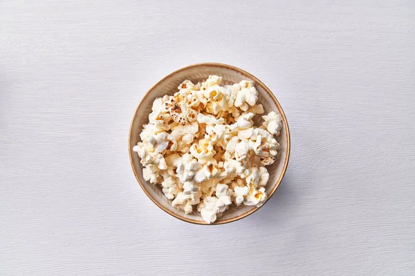 Ciotola Popcorn Salati Isolata Fondo Bianco — Foto Stock