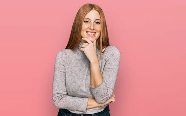 Young Irish Woman Wearing Casual Clothes Looking Confident Camera Smiling — Stock Photo, Image