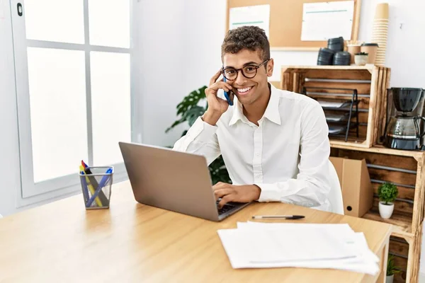 Young Hispanic Man Working Speaking Phone Business Office — Stock Photo, Image
