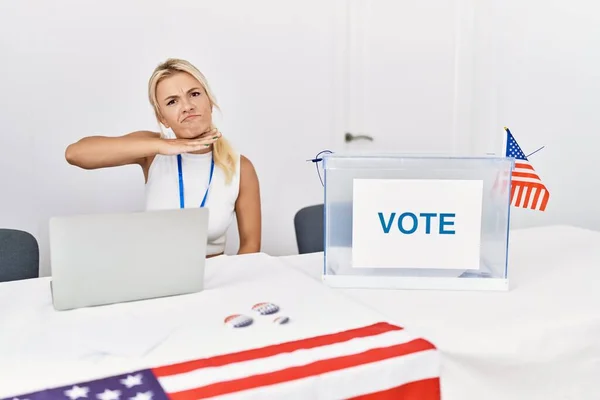 Young Caucasian Woman America Political Campaign Election Cutting Throat Hand — Stock Photo, Image