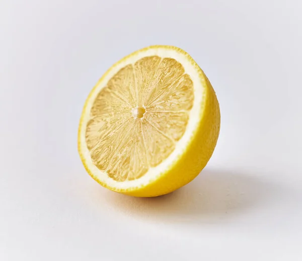 Citronová Polovina Ovoce Izolované Bílém Pozadí — Stock fotografie