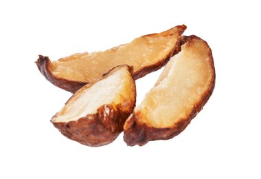  Beyaz arka planda izole edilmiş kızarmış patates dilimleri.