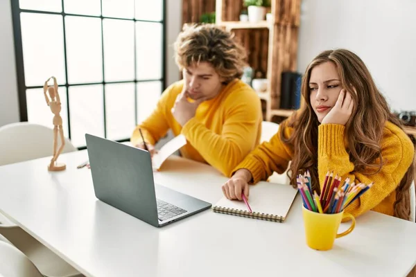 Young Caucasian Couple Having Online Art Class Home — Stock Photo, Image
