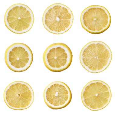  Beyaz arka planda izole edilmiş limon dilimleri