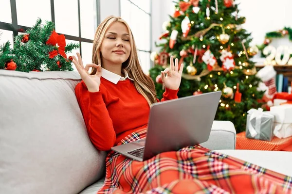 Young Caucasian Girl Using Laptop Sitting Sofa Christmas Tree Relax — Stok fotoğraf