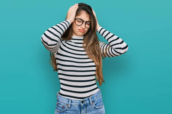 Young Beautiful Teen Girl Wearing Casual Clothes Glasses Suffering Headache — Φωτογραφία Αρχείου