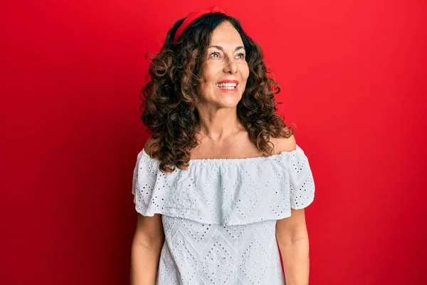 Middle Age Hispanic Woman Wearing Casual Clothes Looking Away Side — Stock Photo, Image