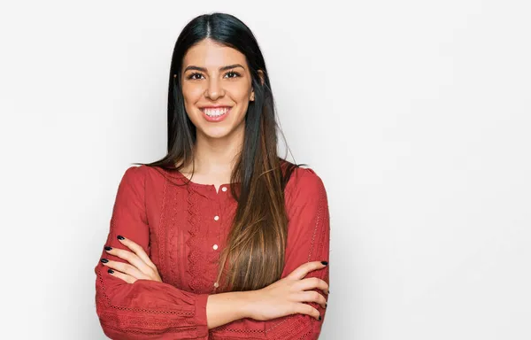 Jeune Femme Hispanique Portant Des Vêtements Décontractés Visage Heureux Souriant — Photo