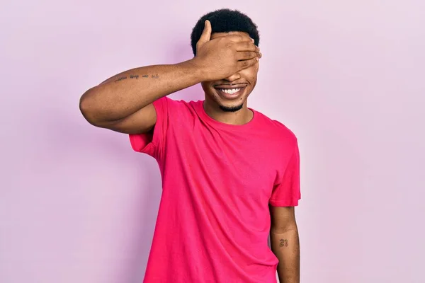 Young African American Man Wearing Casua Shirt Smiling Laughing Hand — Φωτογραφία Αρχείου