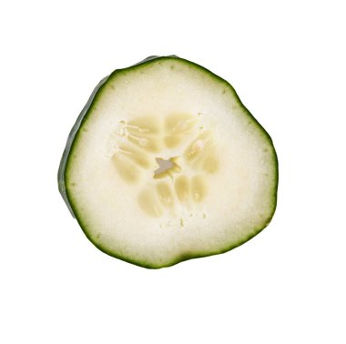  Beyaz arka planda izole edilmiş salatalık dilimi