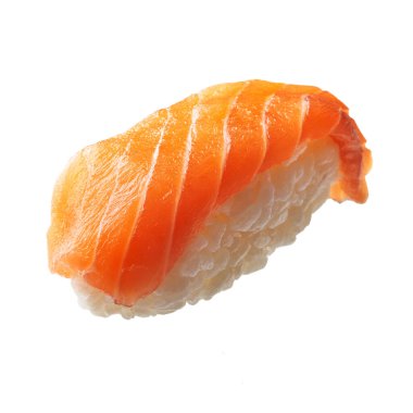  Beyaz arka planda tek somon nigiri suşisi.