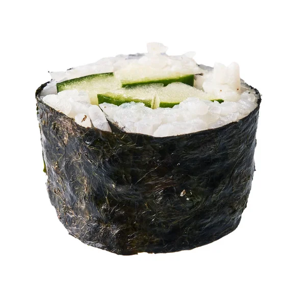 Single Komkommer Sushi Maki Geïsoleerd Witte Achtergrond — Stockfoto