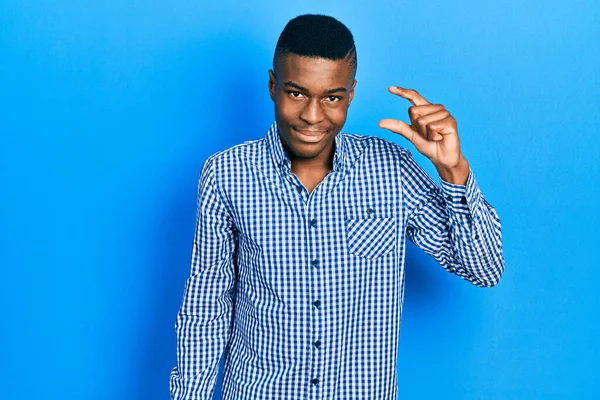 Young African American Man Wearing Casual Clothes Smiling Confident Gesturing — Stock Photo, Image