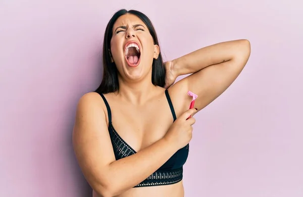 Beautiful Brunette Woman Shaving Armpit Hair Razor Angry Mad Screaming — Stock Photo, Image