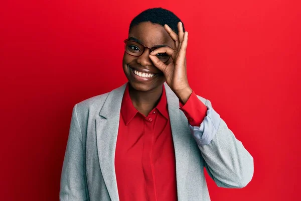 Young African American Woman Wearing Business Jacket Glasses Doing Gesture — Stok fotoğraf