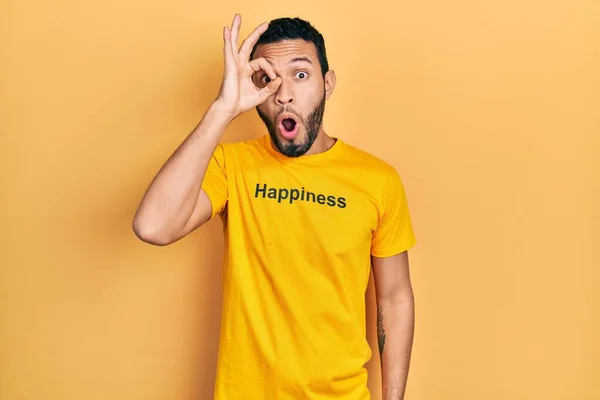 Hispanic Man Beard Wearing Shirt Happiness Word Message Doing Gesture — Stockfoto
