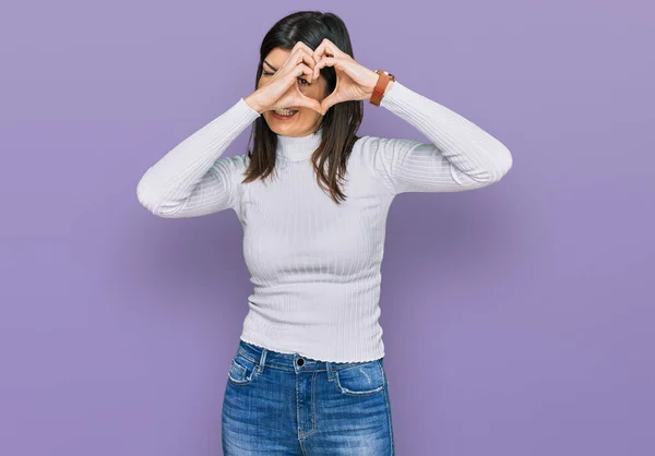 Beautiful Brunette Woman Wearing Casual Clothes Doing Heart Shape Hand — Stock Photo, Image