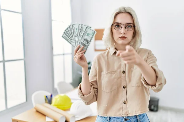 Young Beautiful Caucasian Woman Construction Office Holding Money Pointing Finger — 스톡 사진