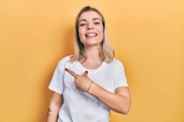 Beautiful Caucasian Woman Wearing Casual White Shirt Cheerful Smile Face — Stockfoto