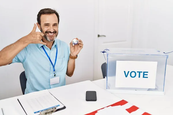 Middle Age Man Beard Sitting Ballot Holding Vote Badge Smiling — Fotografia de Stock