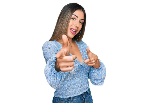 Junge Hispanische Frau Lässiger Kleidung Die Mit Dem Finger Die — Stockfoto