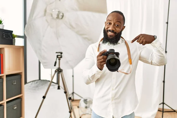 African American Photographer Man Working Photography Studio Looking Confident Smile — Stock fotografie