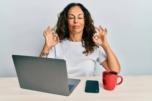 Beautiful Middle Age Woman Working Office Using Computer Laptop Relax — Foto Stock