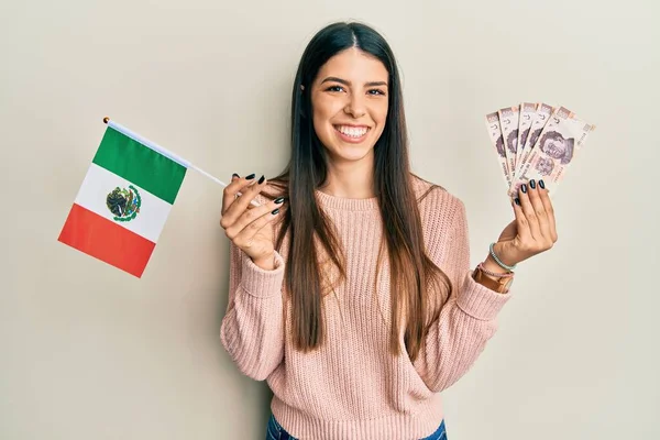 Young Hispanic Woman Holding Mexico Flag Mexican Pesos Banknotes Smiling —  Fotos de Stock