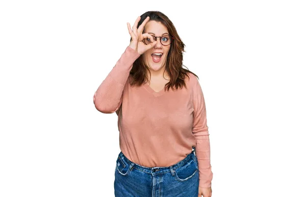 Young Size Woman Wearing Casual Clothes Glasses Doing Gesture Hand — Stok fotoğraf