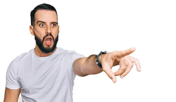 Young Man Beard Wearing Casual White Shirt Pointing Finger Surprised — Fotografia de Stock