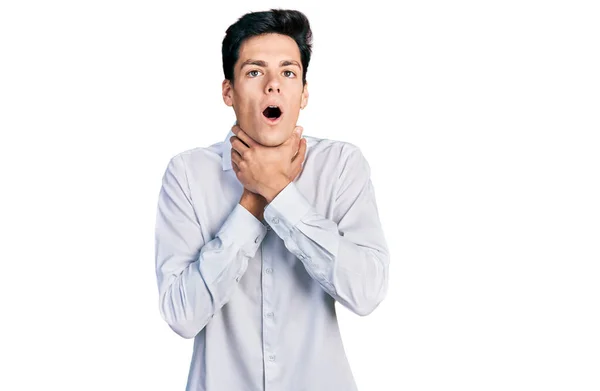Young Hispanic Business Man Wearing Business Clothes Shouting Suffocate Because — Stockfoto