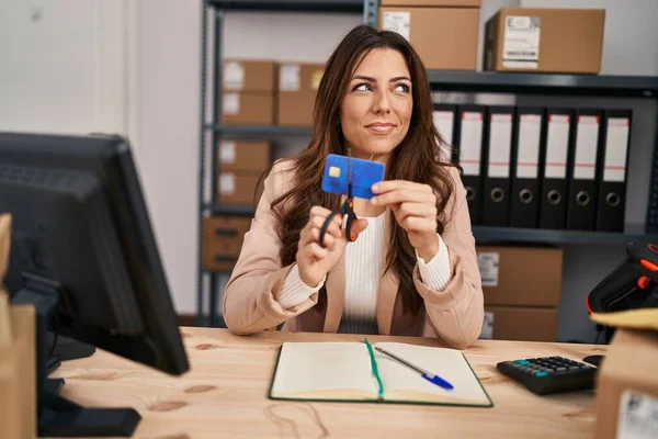 Young Brunette Woman Working Small Business Ecommerce Cutting Credit Card — Stok fotoğraf