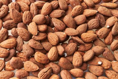  Bir demet lezzetli badem dokusu