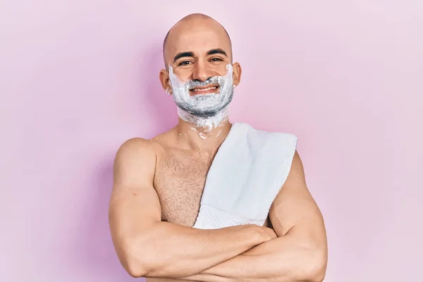 Young Bald Man Shirtless Shaving Beard Foam Happy Face Smiling — Foto de Stock