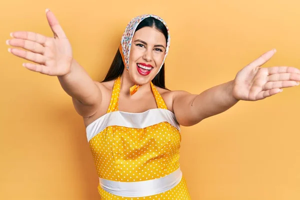 Young Hispanic Woman Wearing Pin Style Looking Camera Smiling Open — Fotografia de Stock