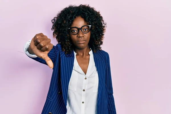 Young African American Woman Wearing Business Clothes Glasses Looking Unhappy — Stock fotografie